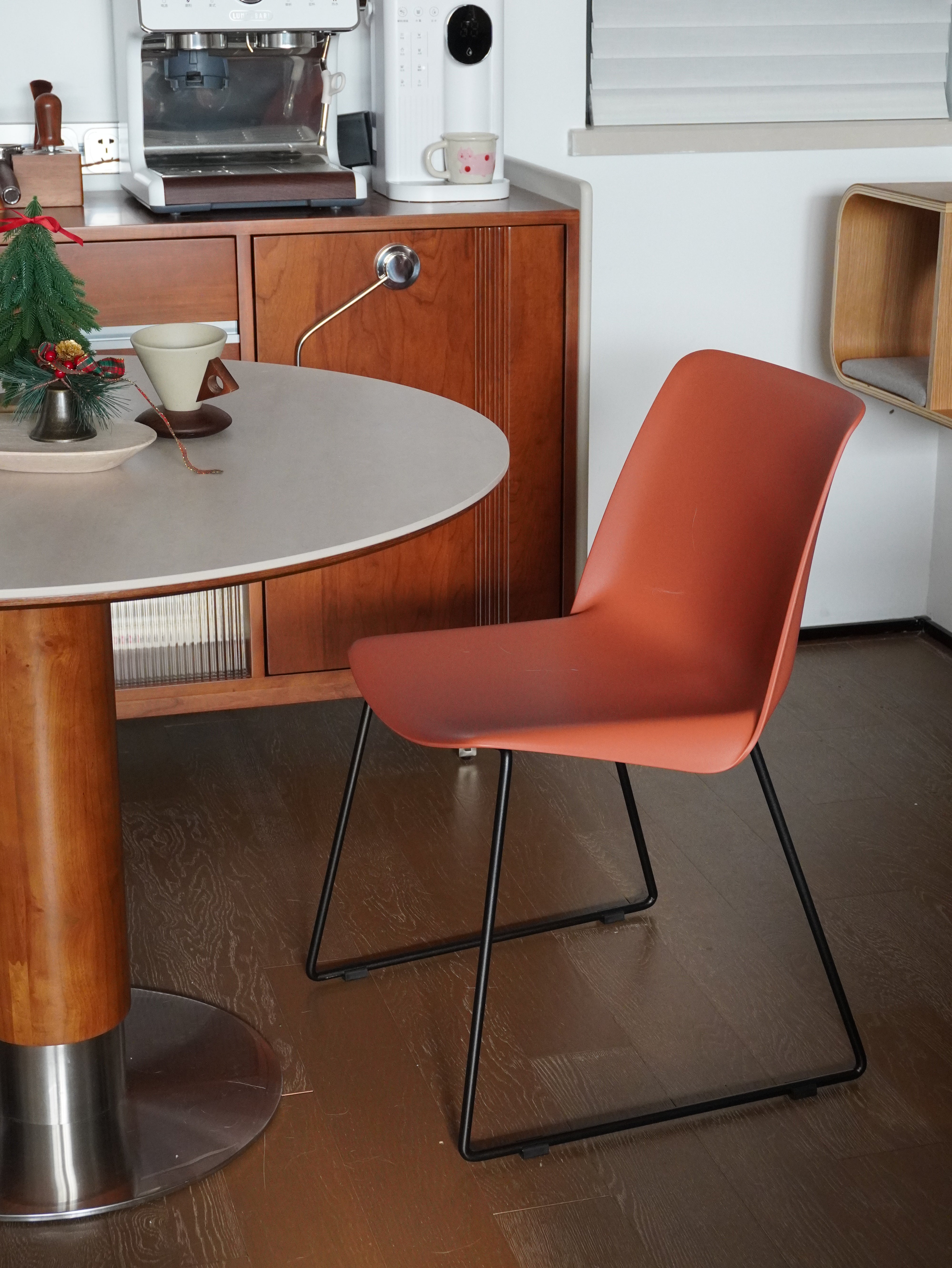 Arcadia Modern Plastic Dining Chair with Metal Legs – Red, Set of 2