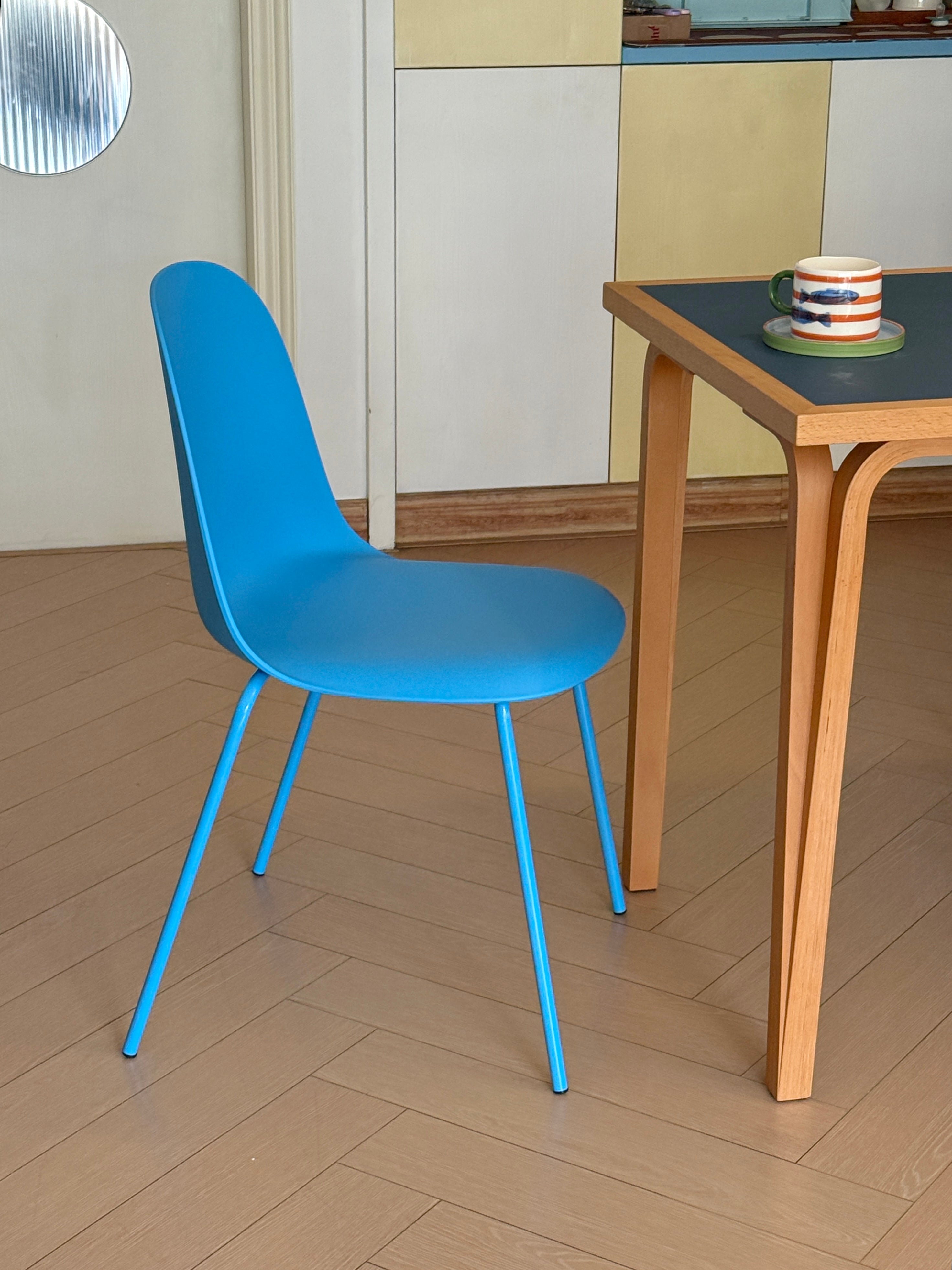 Wilshire Minimalist Dining Chair – Sky Blue, Set of 4